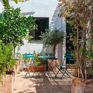 Lovely House In Peaceful Courtyard Benalmadena